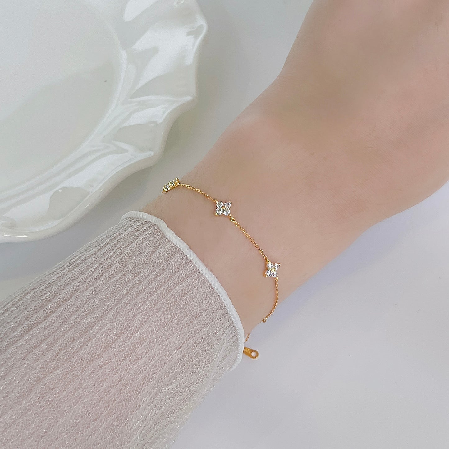 Cecie Four-Leaf Clover Bracelet in Gold