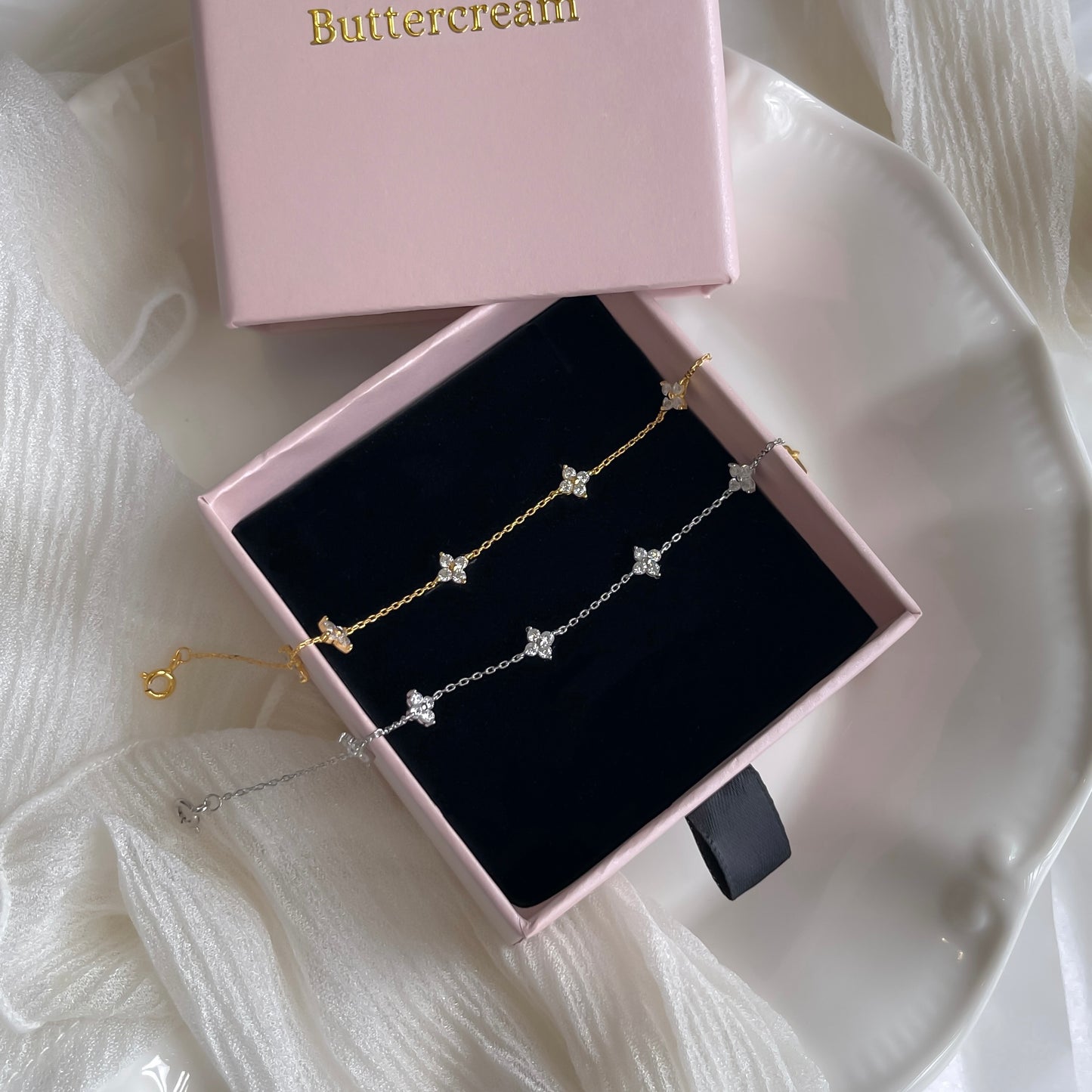 Cecie Four-Leaf Clover Bracelet in Gold