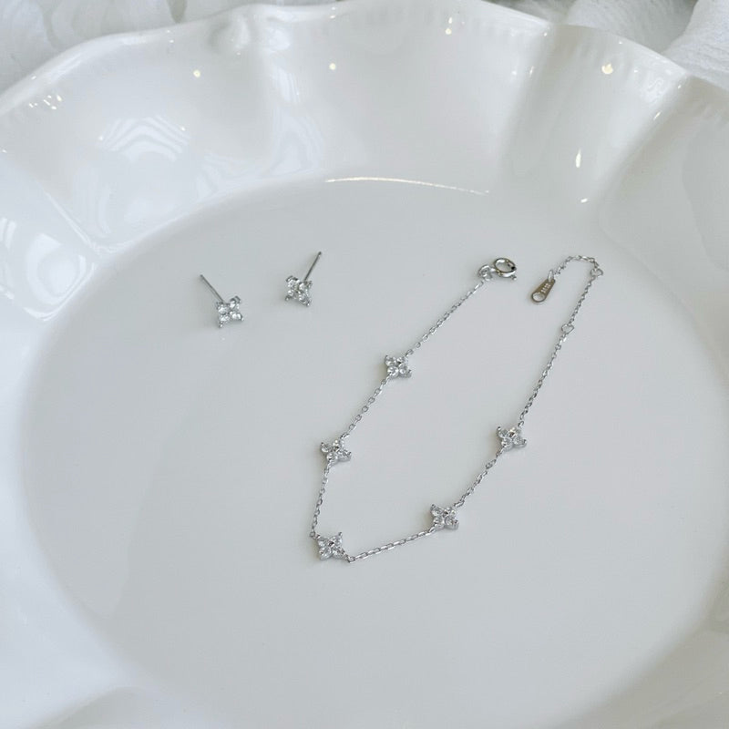 Cecie Four-Leaf Clover Bracelet in Silver