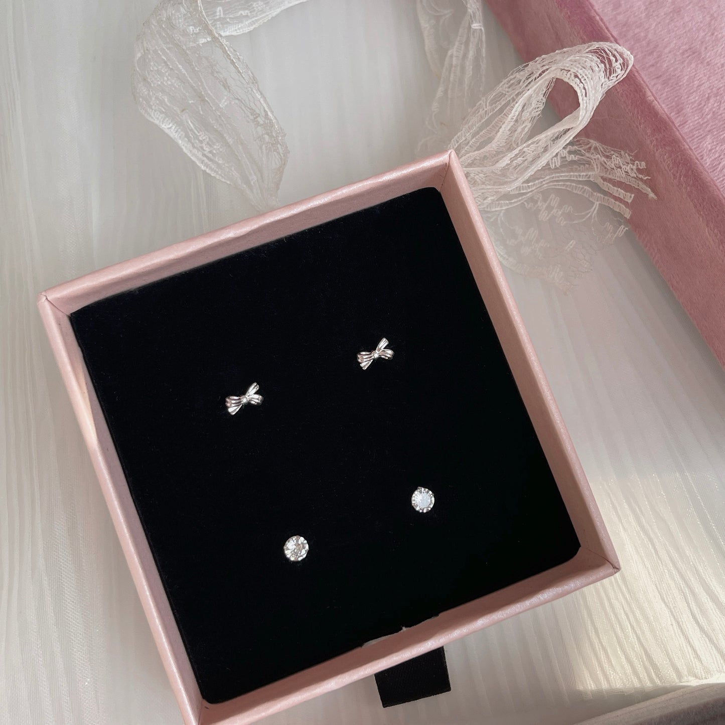 Tiffy Ribbon Bow Stud Earrings