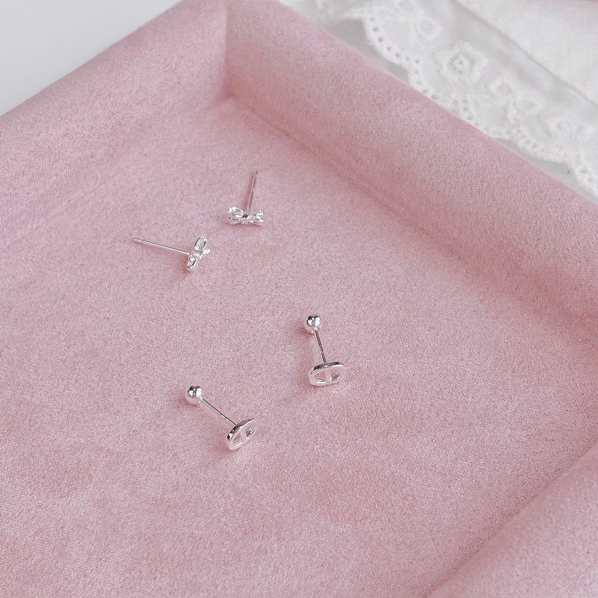 Eve Oval Micro Stud Earrings