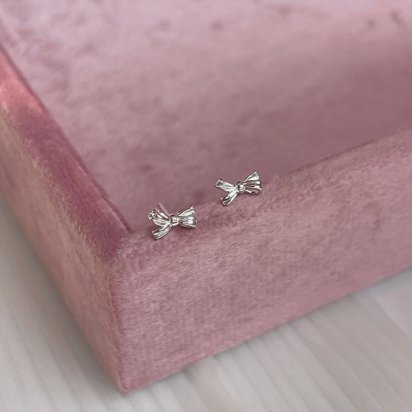Tiffy Ribbon Bow Stud Earrings