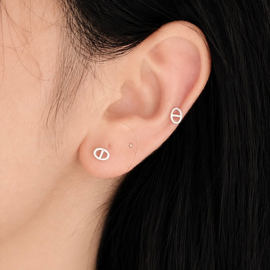 Eve Oval Micro Stud Earrings