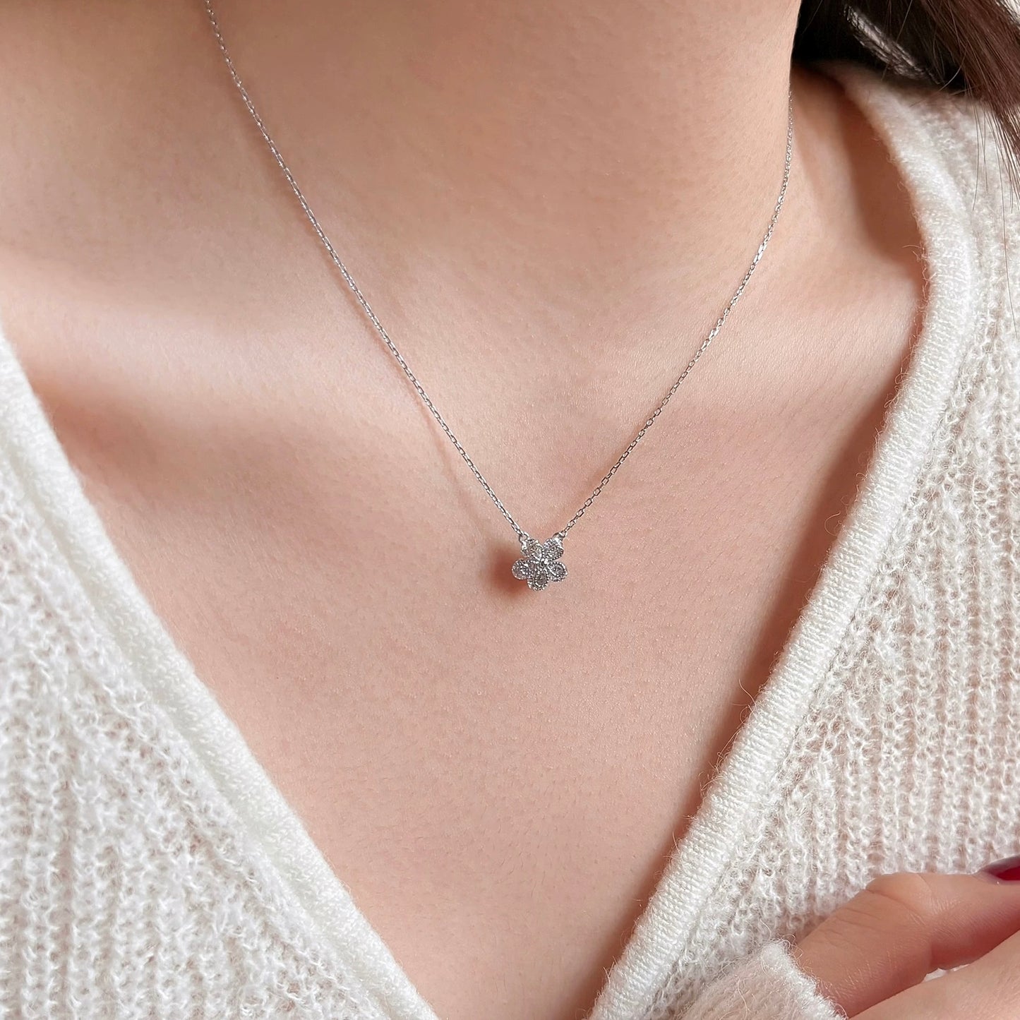 Evia Floral Necklace