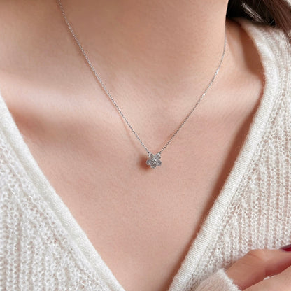 Evia Floral Necklace
