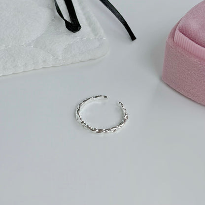 Hazelle Classic Plain Textured Ring