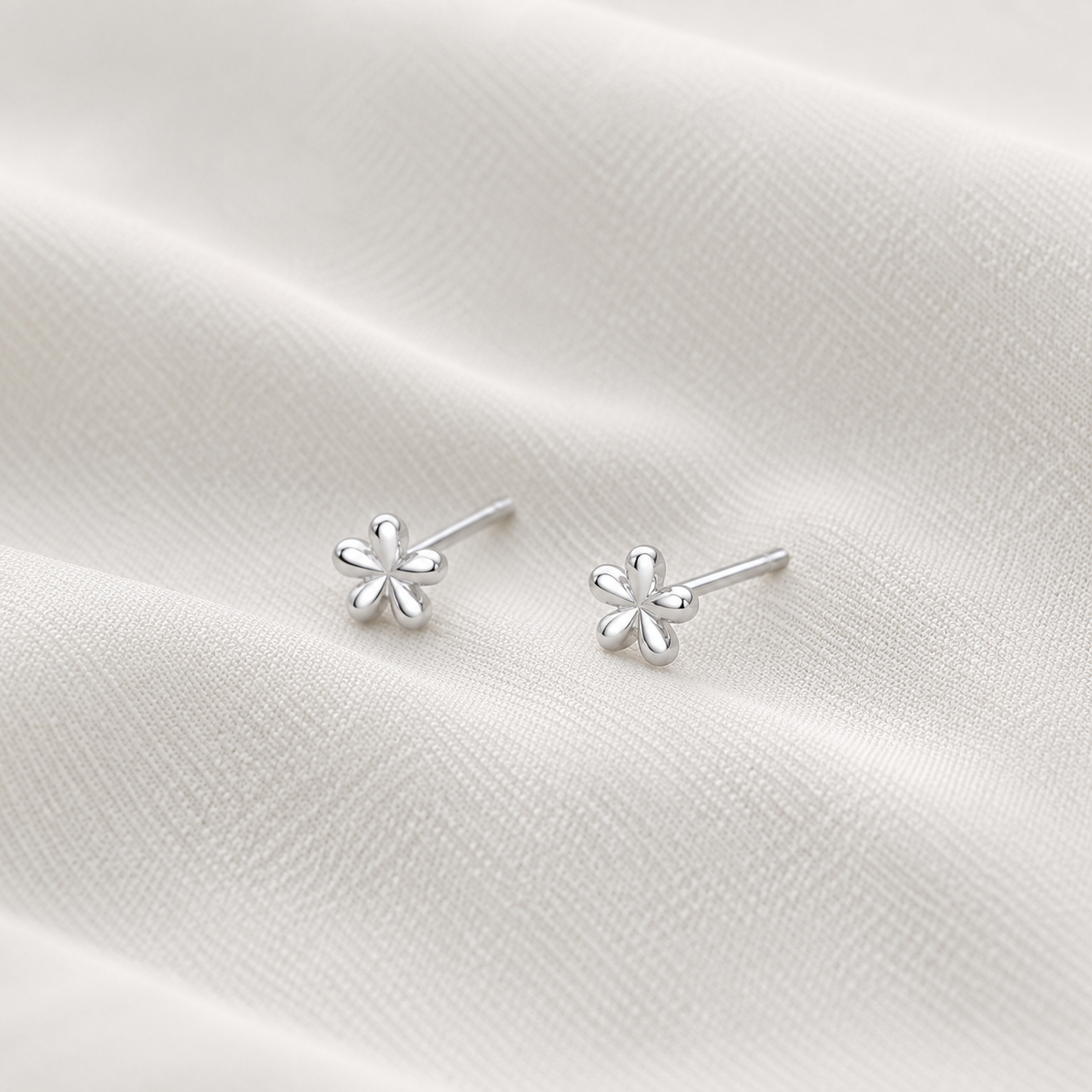 Ivy Mini Flower Stud Earrings