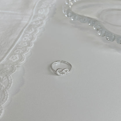 Charlotte Pretzel Ring 🥨