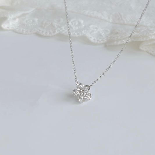 Evia Floral Necklace