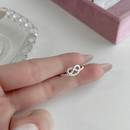 Charlotte Pretzel Ring 🥨