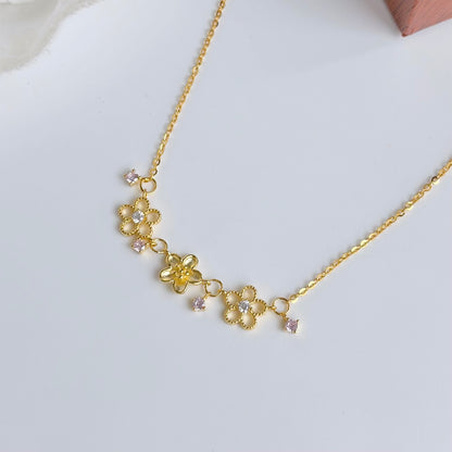 Blossom Floral Pendant Necklace in Gold