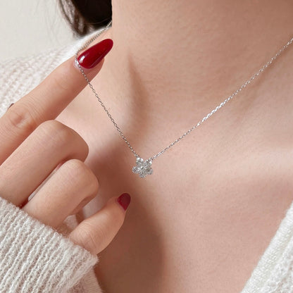 Evia Floral Necklace