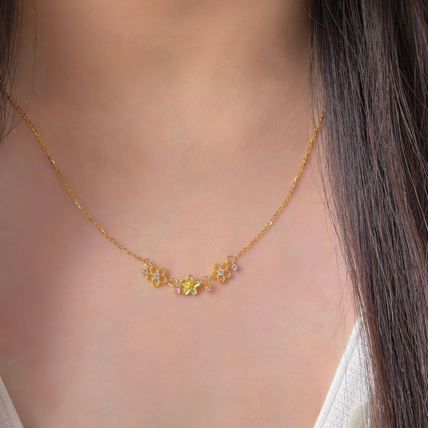 Blossom Floral Pendant Necklace in Gold