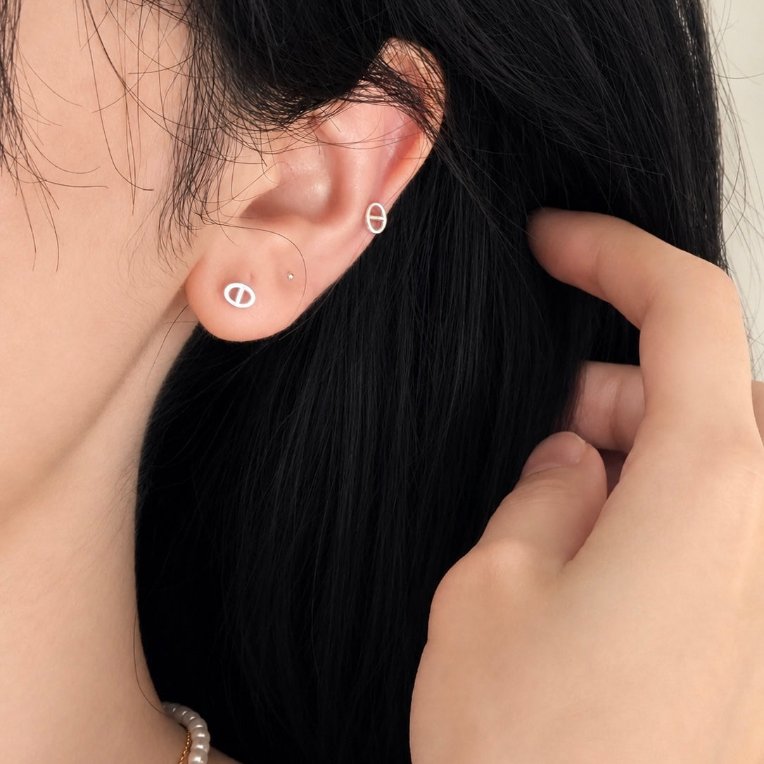 Eve Oval Micro Stud Earrings