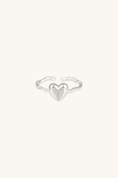 Mila Heart Ring