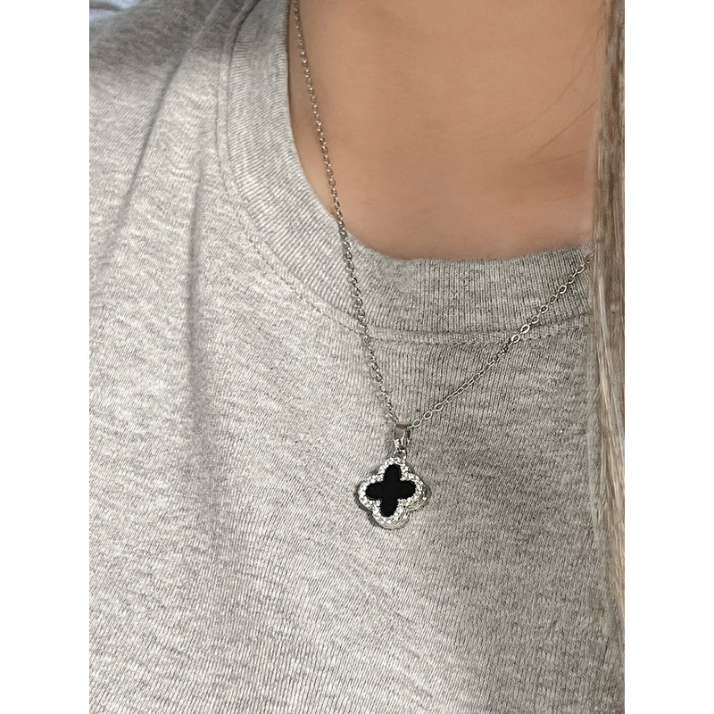 BUTTERCREAM Karina s925 Silver Two Side Four Leaf Clover Reversible Pendant Necklace in Silver